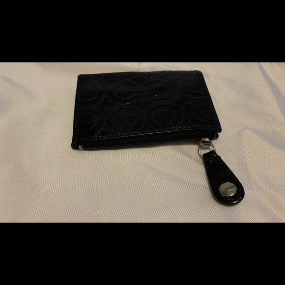 Bags and wallets - Picture 13 of 16